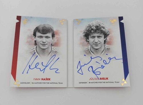 1) LC - NFI Booklet Czech&Slovak Famous Players Bielik/Hašek signatures Gold /5