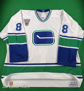 Game Worn CCM 2002/03 - Marek Malik - Vancouver Canuck - Vintage NHL